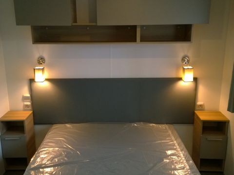 MOBILHOME 6 personnes - Résidence  EDEN 40m2 (2 salle de bains) +clim + LAVE LINGE ET LAVE VAISSELLE+TERRASSE COUVERTE