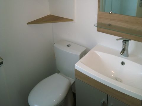 MOBILHOME 6 personnes - Résidence  EDEN 40m2 (2 salle de bains) +clim + LAVE LINGE ET LAVE VAISSELLE+TERRASSE COUVERTE