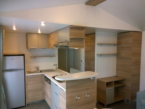 MOBILHOME 6 personnes - Résidence  EDEN 40m2 (2 salle de bains) +clim + LAVE LINGE ET LAVE VAISSELLE+TERRASSE COUVERTE