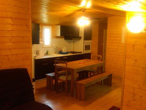 CHALET 5 personnes - Cottage Quiétude 40m2 2 ch avec terrasse couverte et télévision