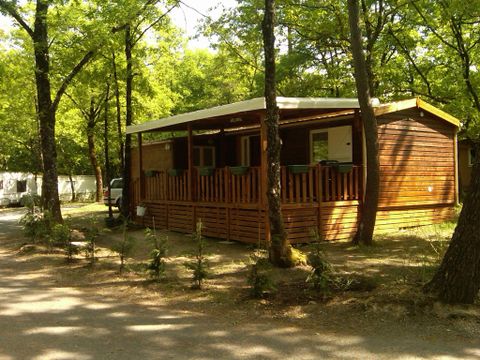 CHALET 5 personnes - Cottage Quiétude 40m2 2 ch avec terrasse couverte et télévision