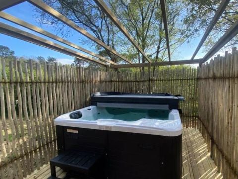 MOBILHOME 4 personnes - Lodge SERENITY-PREMIUM 3 Pièces 4 Personnes + SPA + TV