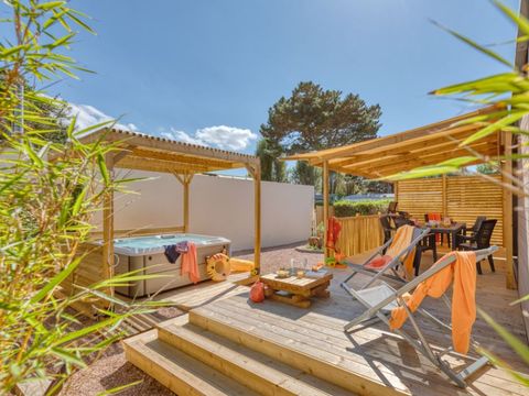 MOBILHOME 4 personnes - Cottage Diamant 4 p 2 Ch 2 Sdb avec spa Premium