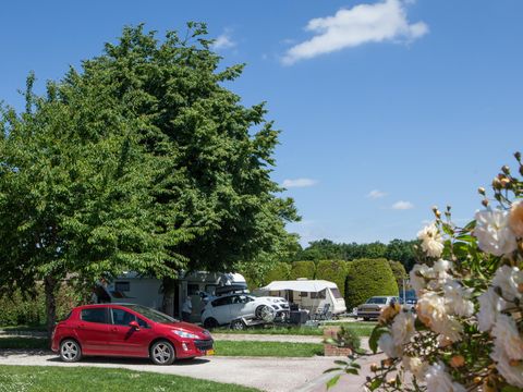 Emplacement - Classique : 100m² avec électricité 10A