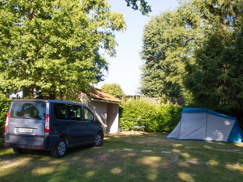 Emplacement - Emplacement Castel Premium : 180m² avec 16A + équipement Castel Premium