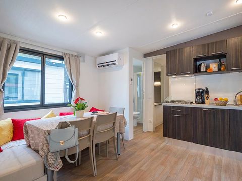 MOBILHOME 6 personnes - Premium | 3 Ch. | 6 Pers. | Terrasse surélevée | Clim. | TV