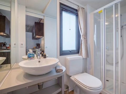 MOBILHOME 6 personnes - Premium | 3 Ch. | 6 Pers. | Terrasse surélevée | Clim. | TV