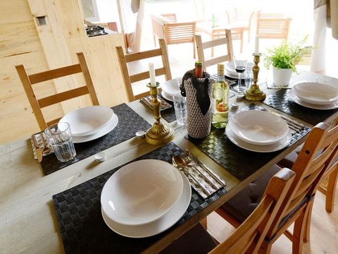 Tente en toile et en bois 5 personnes - Tente safari Sorella + sanitaires + climatisation (6P)