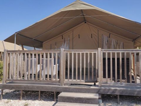 Tente en toile et en bois 5 personnes - Tente safari Sorella + sanitaires + climatisation (6P)
