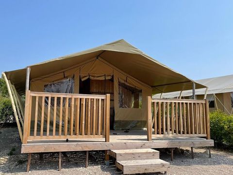 Tente en toile et en bois 5 personnes - Tente safari Sorella + sanitaires + climatisation (6P)