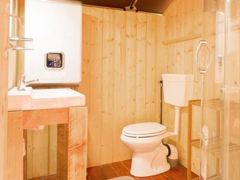 Tente en toile et en bois 5 personnes - Tente safari Sorella + sanitaires + climatisation (6P)