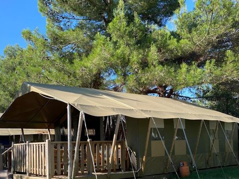 Tente en toile et en bois 5 personnes - Tente safari Sorella + sanitaires + climatisation (6P)