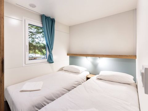 MOBILHOME 6 personnes - Premium | 3 Chambres | Capacité 6 personnes | Terrasse Lounge | 1 Salle de bain | Climatisation | TV