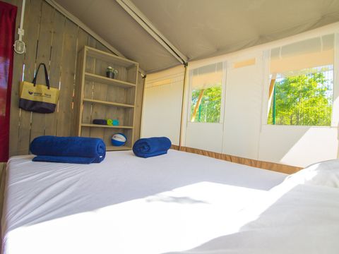 Tente en toile et en bois 4 personnes - Bijela Uvala - Tente safari + sanitaires + climatisation (5P)