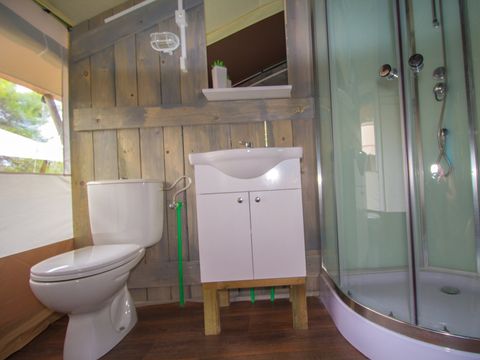 Tente en toile et en bois 4 personnes - Bijela Uvala - Tente safari + sanitaires + climatisation (5P)
