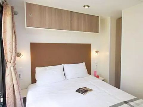 MOBILHOME 6 personnes - Comfort | 2 Chambres | Capacité 4-6 personnes | Terrasse semi couverte | 1 Salle de bain | Climatisation