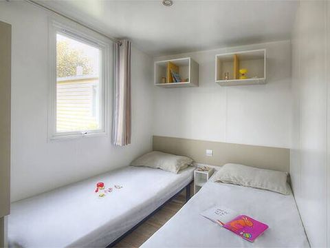 MOBILHOME 5 personnes - Premium | 2 Chambres | Capacité 5 personnes | Terrasse semi couverte | 2 Salles de bain | Climatisation | TV