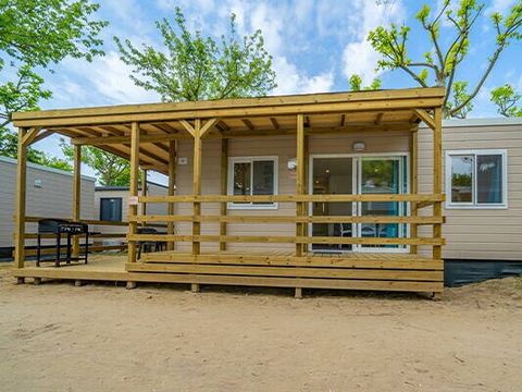 MOBILHOME 5 personnes - Premium | 2 Chambres | Capacité 5 personnes | Terrasse semi couverte | 2 Salles de bain | Climatisation | TV