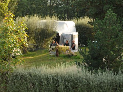 Emplacement - Forfait Nature (1 tente, caravane ou camping-car / 1 voiture)