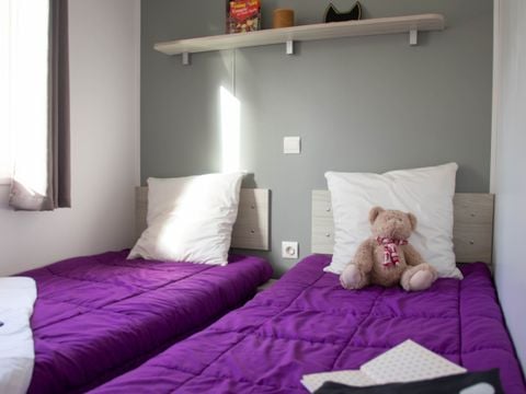 MOBILHOME 6 personnes - 33m² - 3 chambres - terrasse semi couverte