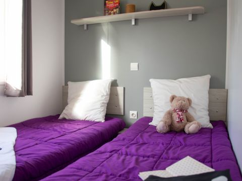 MOBILHOME 6 personnes - 33m² - 3 chambres - terrasse semi couverte