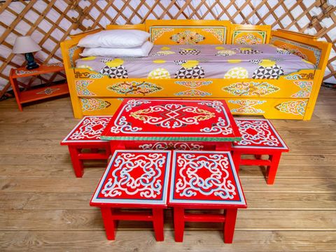 HÉBERGEMENT INSOLITE 6 personnes - sans sanitaire