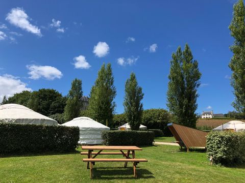 HÉBERGEMENT INSOLITE 6 personnes - sans sanitaire