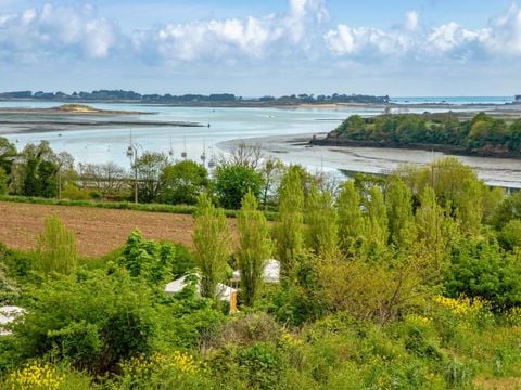 HÉBERGEMENT INSOLITE 4 personnes - sans sanitaires