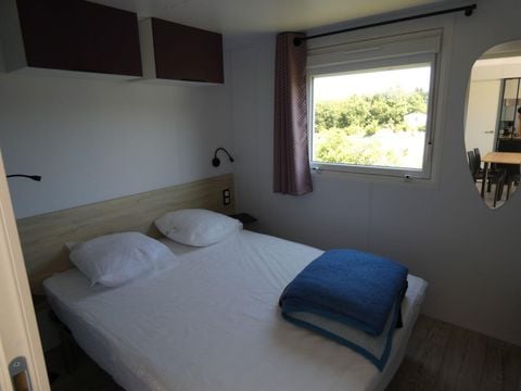 MOBILHOME 4 personnes - 2 chambres.