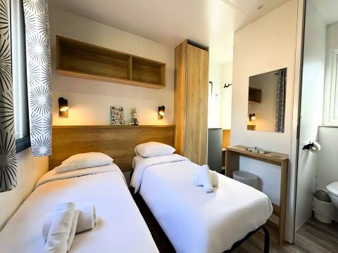 MOBILHOME 6 personnes - 3 Pièces 6 Personnes Climatisé + TV (4 adultes + 2 enfants -12 ans max)