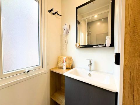 MOBILHOME 6 personnes - 3 Pièces 6 Personnes Climatisé + TV (4 adultes + 2 enfants -12 ans max) (dimanche)