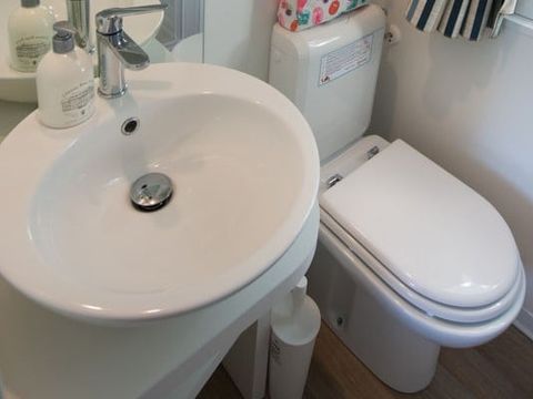MOBILHOME 4 personnes - Comfort XL | 2 Ch. | 4 Pers. | Terrasse surélevée | 2 SDB | Clim.