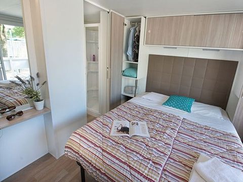 MOBILHOME 4 personnes - Comfort XL | 2 Ch. | 4 Pers. | Terrasse surélevée | 2 SDB | Clim.