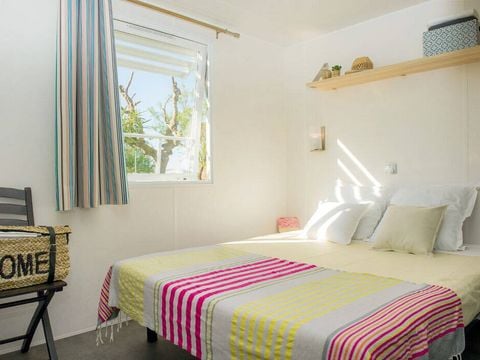 MOBILHOME 4 personnes - Classic | 2 Ch. | 4 Pers. | Terrasse surélevée non couverte | 2 SDB | Clim.
