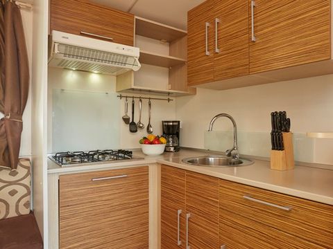Mobilhome 4 personnes - Classic XL | 2 Ch. | 4 Pers. | Terrasse surélevée | 2 SDB | Clim. | TV