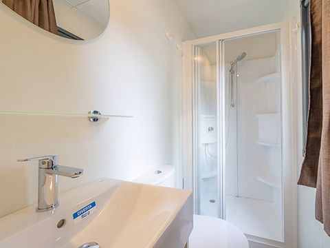 MOBILHOME 4 personnes - Comfort | 2 Ch. | 4 Pers. | Terrasse surélevée | Clim