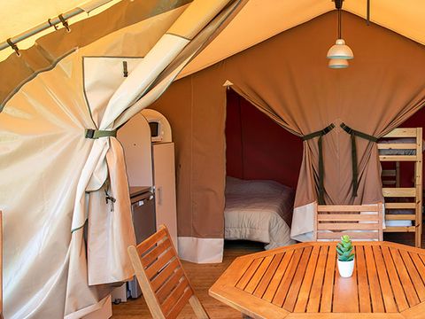 Tente en toile et en bois 5 personnes - Lodge sans sanitaire
