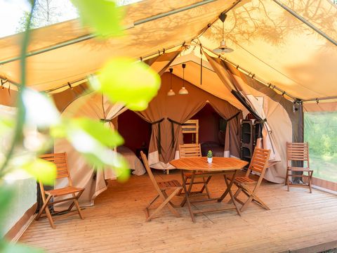Tente en toile et en bois 5 personnes - Lodge sans sanitaire