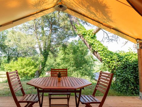 Tente en toile et en bois 5 personnes - Lodge sans sanitaire