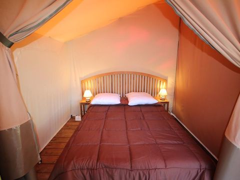 TENTE TOILE ET BOIS 5 personnes - FAMILY SANS SANITAIRES