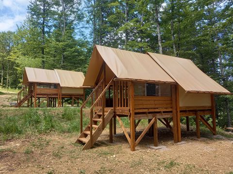 TENTE 2 personnes - CABANE PERCHEE 2 PERS +possibilité tente sup (cabane sur pilotis) - sans sanitaires