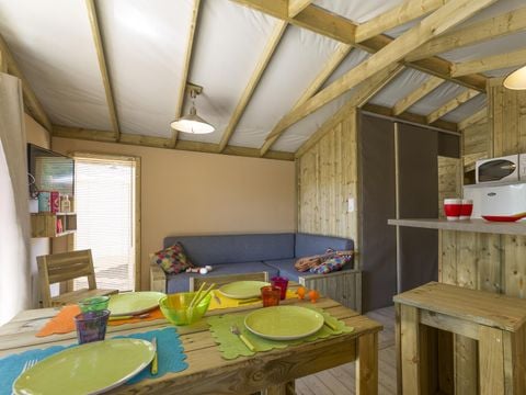 TENTE TOILE ET BOIS 4 personnes - Sweetflower sur pilotis Confort 43m² (2 chambres) + terrasse semi-couverte de 11 m² + TV - 4 pers