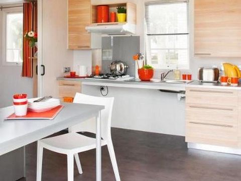 MOBILHOME 4 personnes - Mobil-home Confort 32m² (2chambres) + TV + terrasse - adapté pour personnes à mobilité réduite 