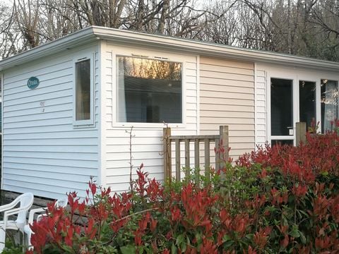 MOBILHOME 6 personnes - Mobilhome DUO - 2 chambres, 2 salles de bain, 2 WC, 1 canapé-lit, lave vaisselle, 43,5m² terrasse comprise 1/6 pers