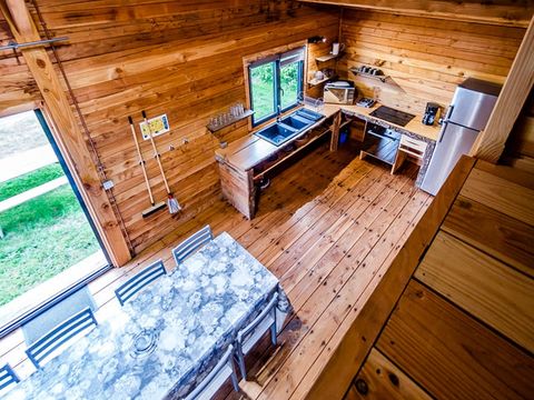 Chalet 6 personnes - Confort 50m² - 3 chambres + terrasse couverte + TV + four