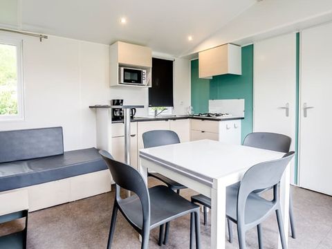 Mobilhome 8 personnes - Familial Confort 40m² Vue Lac - 4 chambres - Terrasse couverte - TV