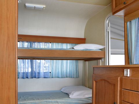 CARAVANE 4 personnes - ROULOTTE (sans sanitaires)