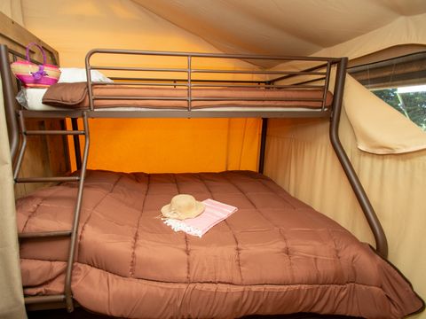 Tente en toile et en bois 7 personnes - Lodge Kenya Premium + bain nordique