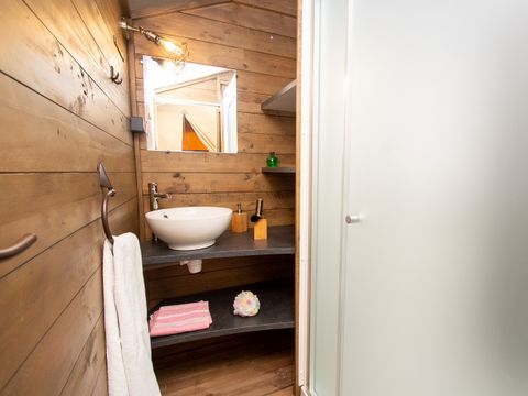 Tente en toile et en bois 7 personnes - Lodge Kenya Premium + bain nordique