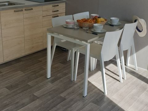 MOBILHOME 4 personnes - Confort 28m² 2 chambres + terrasse sur pilotis